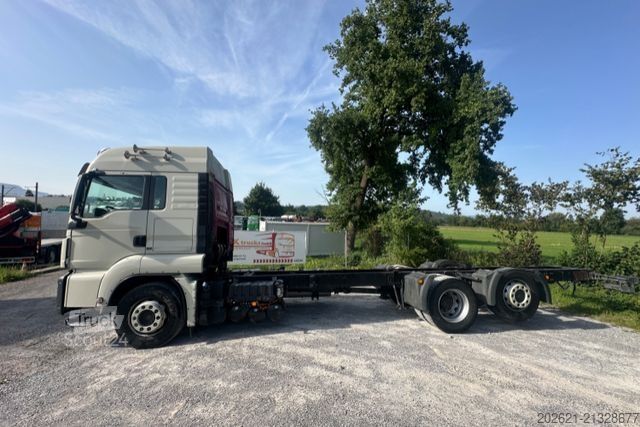 Șasiu de camion MAN TGS 26 480 6x2 Chassis Lenk&lift Achse