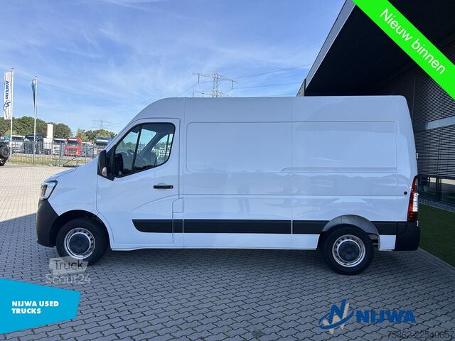 Kombi s vysokou střechou Renault Master T33 135 L2H2 Navigatie + Trekhaak
