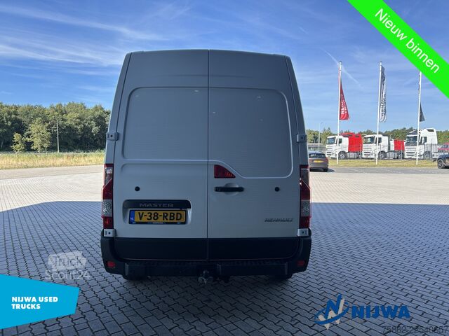 Kombi s vysokou střechou Renault Master T33 135 L2H2 Navigatie + Trekhaak