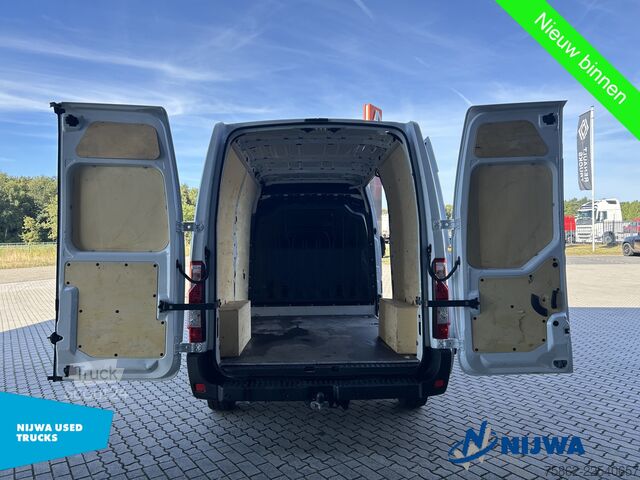 Kombi s vysokou střechou Renault Master T33 135 L2H2 Navigatie + Trekhaak