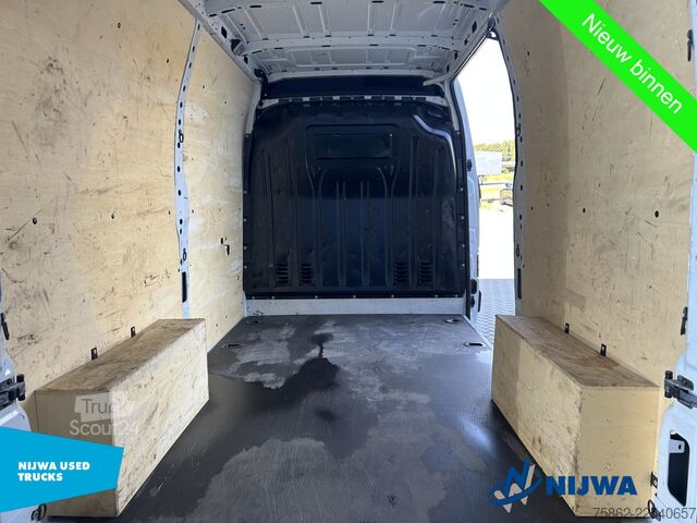 Kombi s vysokou střechou Renault Master T33 135 L2H2 Navigatie + Trekhaak