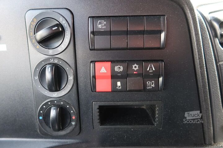 Koffer Mercedes-Benz Atego 1218 1218 L Bak+Klep Dhollandia 1500 kg