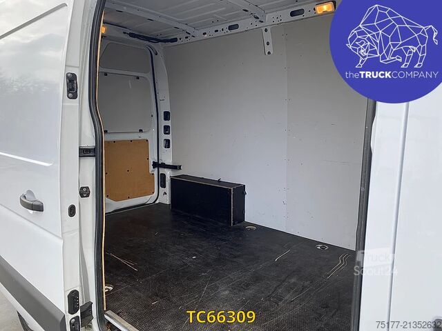 Kassevogn Nissan Interstar 130.35 L2H2