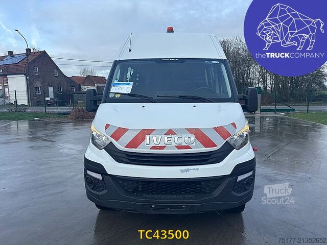 Bestelwagen Iveco Daily 35C15V12 Double cab 7 places