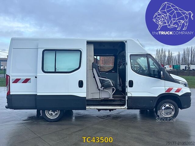 Bestelwagen Iveco Daily 35C15V12 Double cab 7 places