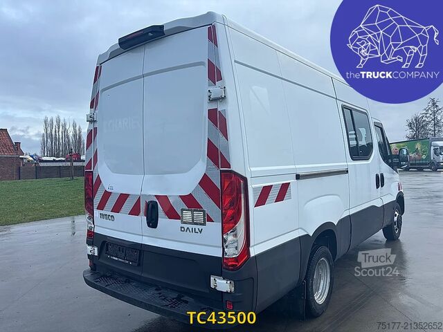 Bestelwagen Iveco Daily 35C15V12 Double cab 7 places
