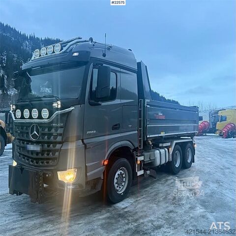 Самосвал Mercedes-Benz Arocs 6x4 brøyterigget kombibil, laxolås, sidetipp