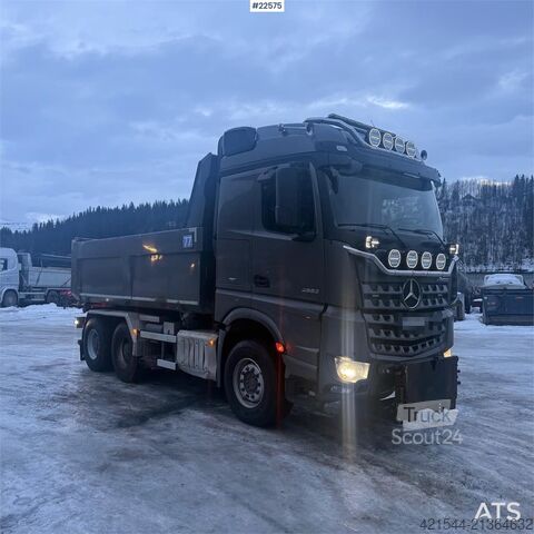 Самосвал Mercedes-Benz Arocs 6x4 brøyterigget kombibil, laxolås, sidetipp