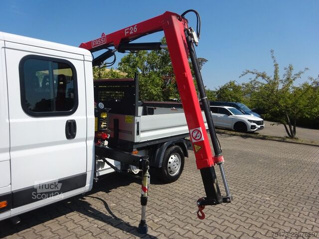 Pick-up bestelwagen FIAT Ducato Maxi Doka Pritsche Fassi Ladekran