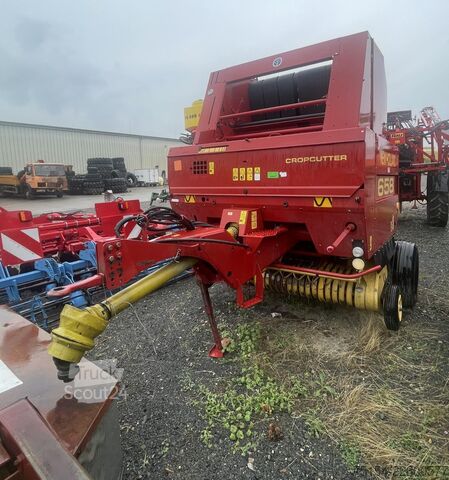 Balirka (kmetijstvo) New Holland RB 658