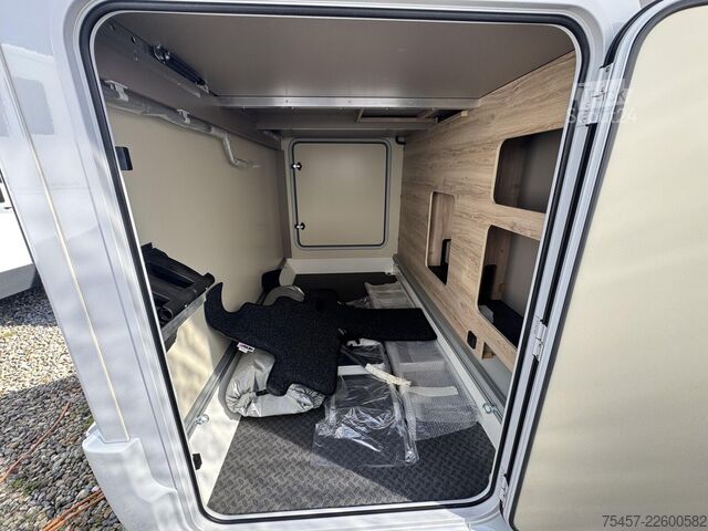 Polointegrovaný karavan EURAMOBIL Profila RS PRS 720 EF AHK, Markise, Radio, RFK
