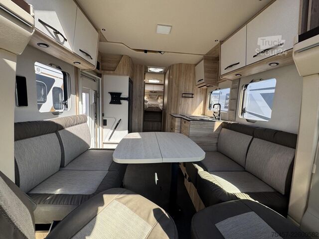 Polointegrovaný karavan EURAMOBIL Profila RS PRS 720 EF AHK, Markise, Radio, RFK