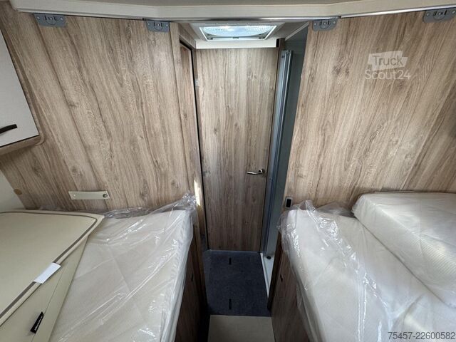Polointegrovaný karavan EURAMOBIL Profila RS PRS 720 EF AHK, Markise, Radio, RFK