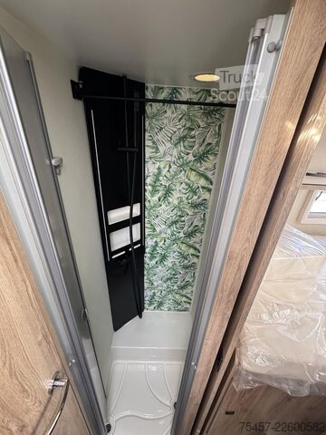 Polointegrovaný karavan EURAMOBIL Profila RS PRS 720 EF AHK, Markise, Radio, RFK
