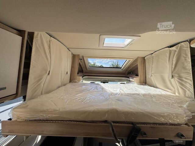 Polointegrovaný karavan EURAMOBIL Profila RS PRS 720 EF AHK, Markise, Radio, RFK