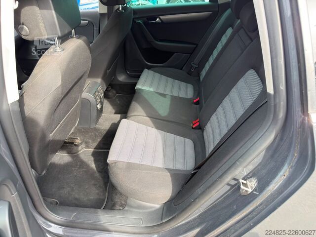 Minibusz VW Passat Variant Comfortline BlueMotion 4Motion