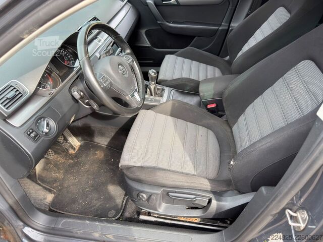 Minibusz VW Passat Variant Comfortline BlueMotion 4Motion
