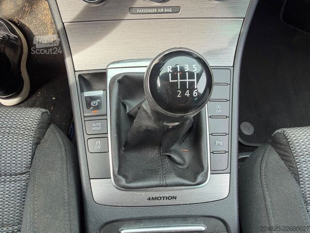 Minibusz VW Passat Variant Comfortline BlueMotion 4Motion