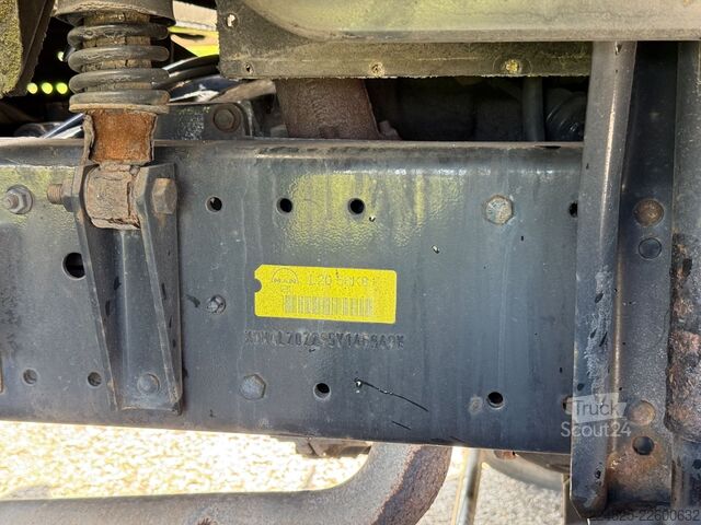 Furgão fechado MAN L 8.180 Koffer mit Lbw BJ-2005 Tüv 03-2027