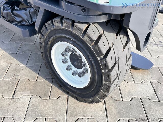 Četrvirzienu iekrāvēja kravas automašīna Combilift C4000 / TRIPLEX / 4900MM / GAS