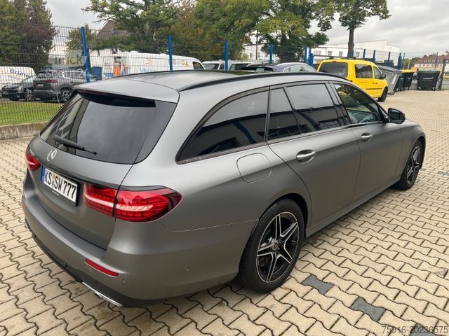 Kleinbus MERCEDES-BENZ E 450 4Matic Foliert in Grau Matt original Weiss