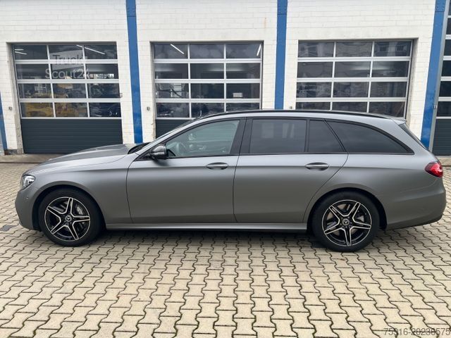 Kleinbus MERCEDES-BENZ E 450 4Matic Foliert in Grau Matt original Weiss