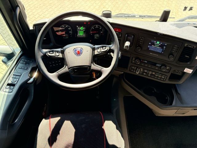 Kamion sa ravnom platformom SCANIA R500 6x4 Pritsche mit Kran Palfinger PK53002 SH