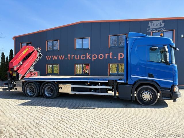 Kamion sa ravnom platformom SCANIA R500 6x4 Pritsche mit Kran Palfinger PK53002 SH