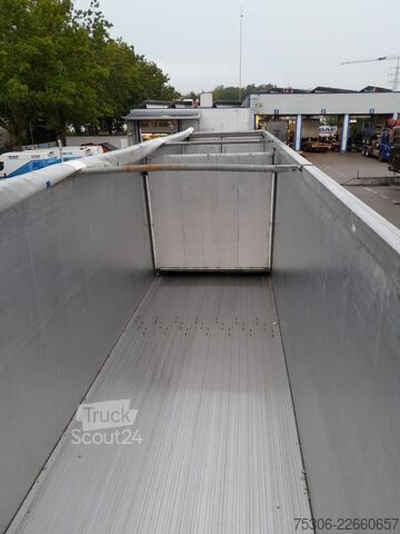 Semi-remorque à plancher roulant STAS BioStar 91,3 cbm