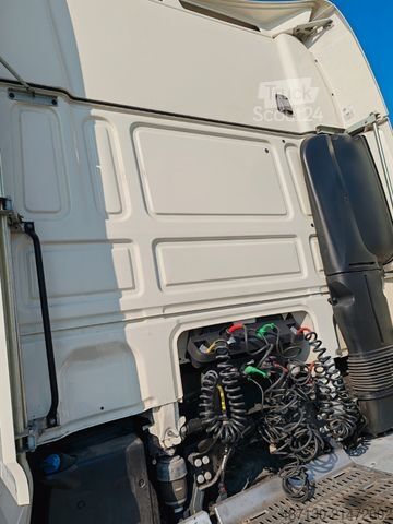 Tūrinis vilkikas DAF XF 106.480 SSC mega