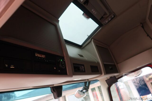 Standard-SZM Volvo FM 420 Slaapcabine, Luchtvering achter
