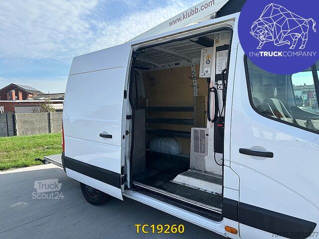 Dvižna ploščad Renault Master