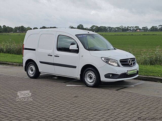 Универсал с высокой крышей MERCEDES-BENZ CITAN 112 benzine ac