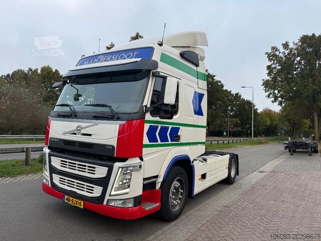 Standard-SZM Volvo FM 370 Globetrotter   Side skirts