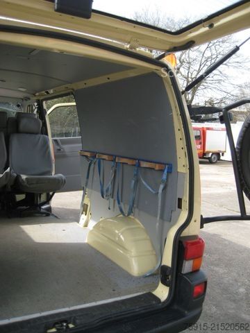Samochód strażacki VOLKSWAGEN T4 TDI syncro LR Einsatzfz. 6 Sitzer *48.000 KM*