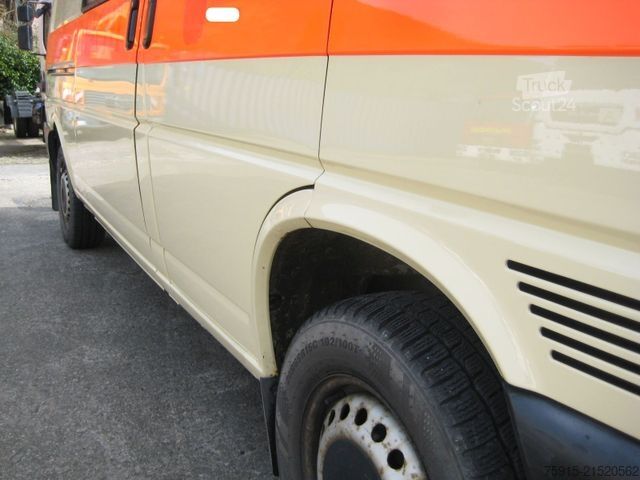 Samochód strażacki VOLKSWAGEN T4 TDI syncro LR Einsatzfz. 6 Sitzer *48.000 KM*