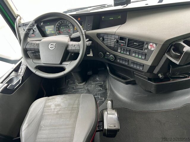 Вантажівка з платформою і тентом Volvo FH420  E6 6x2 Retarder LBW AHK Lift Lenk