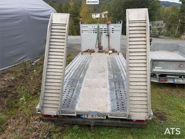Platform aanhanger Mitsubishi Fuso 7C18 platform car w/ new AdBlue pump, Winch,
