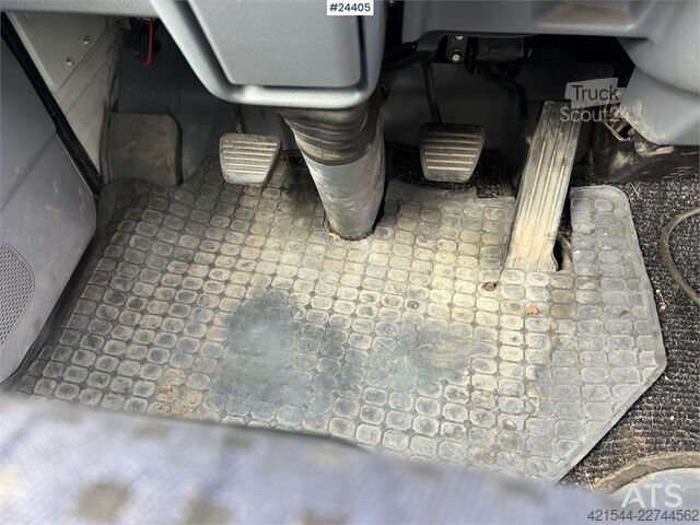 Platform aanhanger Mitsubishi Fuso 7C18 platform car w/ new AdBlue pump, Winch,
