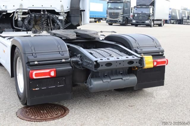 Štandardný ťahač Mercedes-Benz Actros 1851 LS