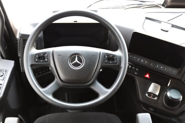 Štandardný ťahač Mercedes-Benz Actros 1842 LS