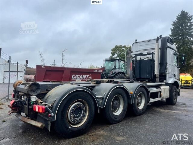 System med krokarm Mercedes-Benz Arocs 3258 Tridem Snow Plough-Equipped Hooklift Tr