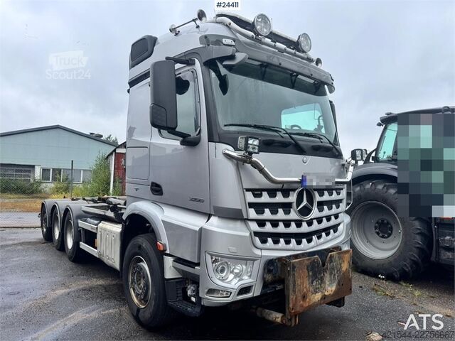 System med krokarm Mercedes-Benz Arocs 3258 Tridem Snow Plough-Equipped Hooklift Tr