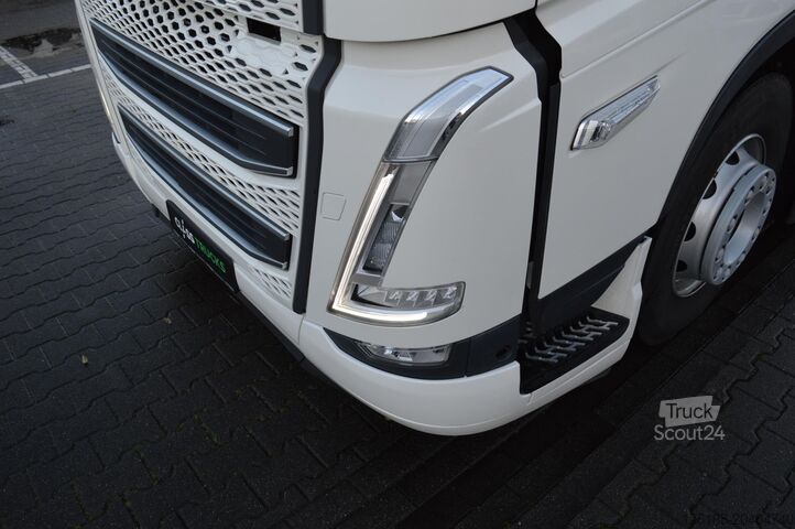 Standard dragbilsenhet VOLVO FH 460 Globetrotter XL i-Save SideSkirts