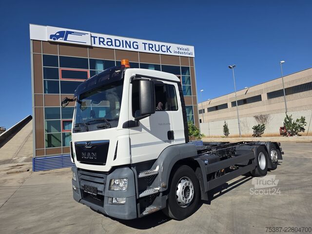 Chassi de caminhão MAN TGS 26.420
