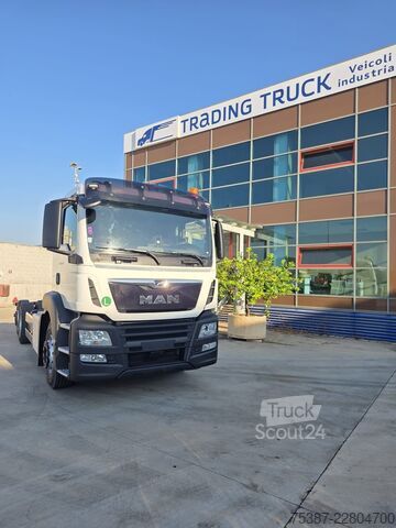 Chassi de caminhão MAN TGS 26.420