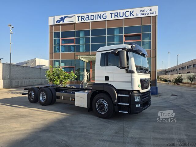 Chassi de caminhão MAN TGS 26.420