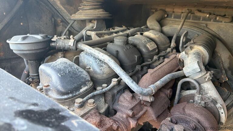 Šasija ar kabīni MAN 26.272 (MANUAL PUMP / POMPE MANUELLE / LAMES / ...