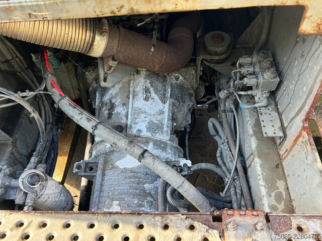 Standard-SZM Terberg YT182 / Motor Problem - Oil Pressure / 2006 / C...