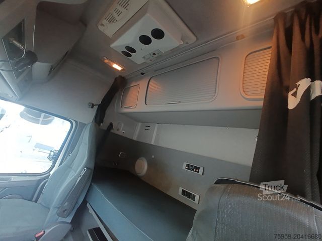 Šaldytuvas sunkvežimis VOLVO FM13-460 EEV 6x2R CarrierSupra550 7,3m LBW1.5t